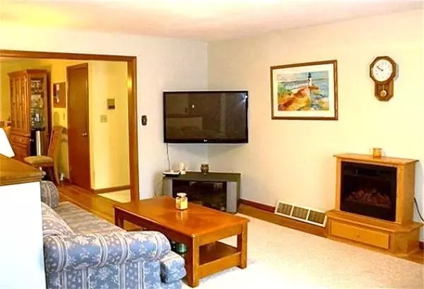 Easton, MA 02375,32 Hilltop Ln #2