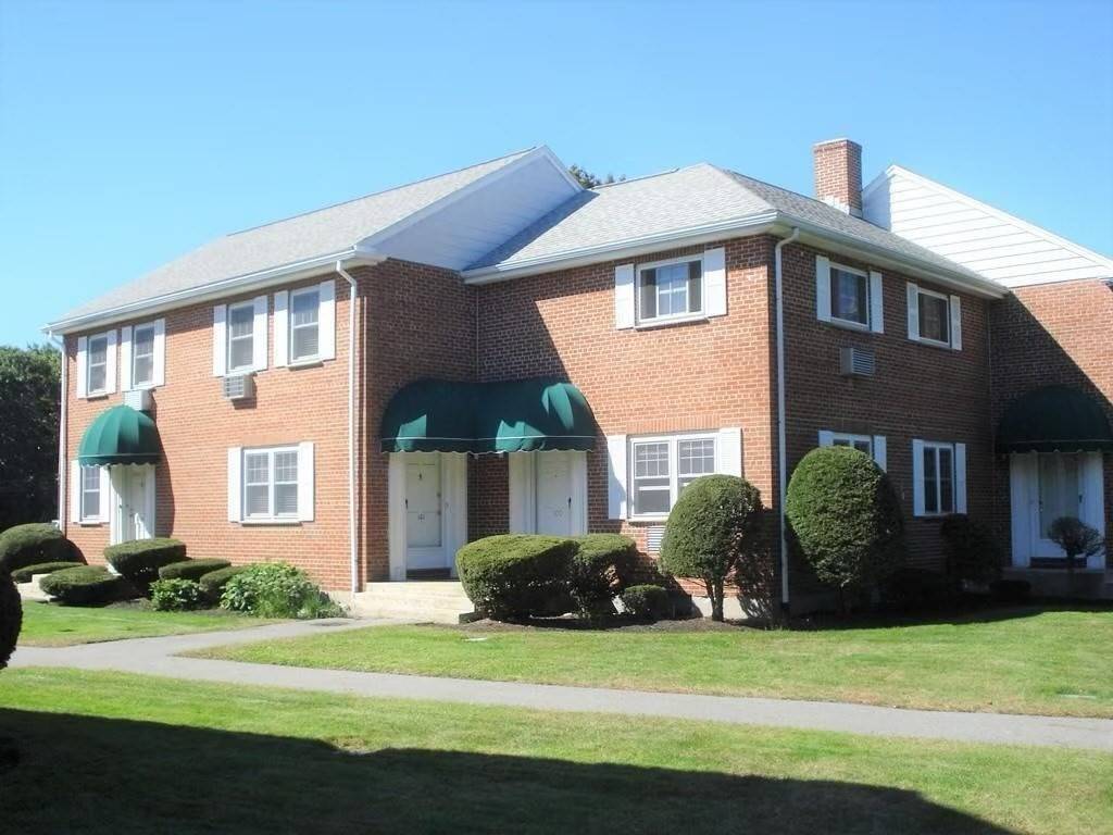 100 Emerson Gardens Rd #100, Lexington, MA 02420