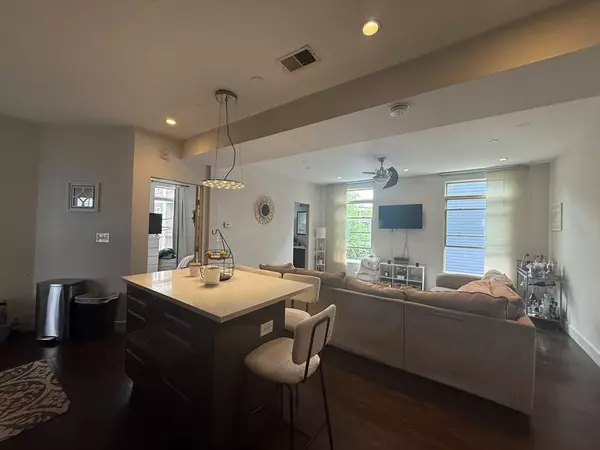 Boston, MA 02125,44 Saint Margaret St #3