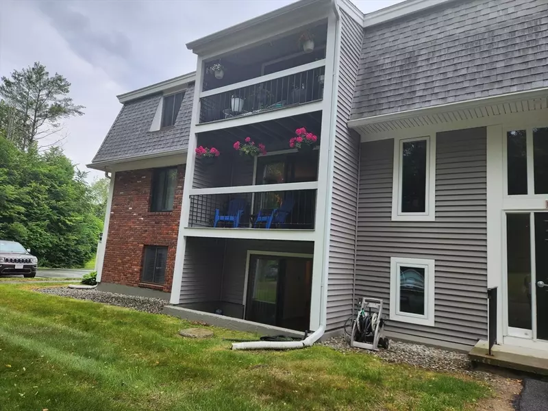 15 Foundry St #D3, Easton, MA 02375
