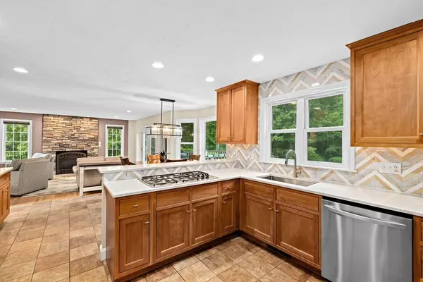 Middleboro, MA 02346,102 Saddleworth Way