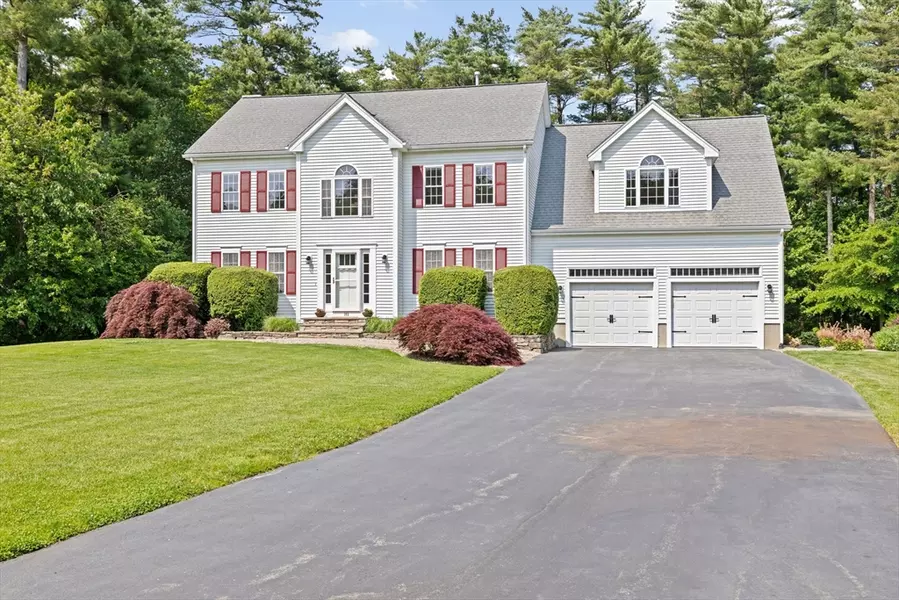 102 Saddleworth Way, Middleboro, MA 02346