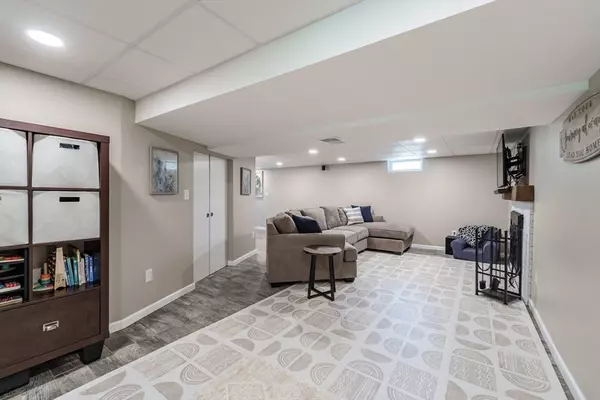West Springfield, MA 01089,81 Laurence Dr