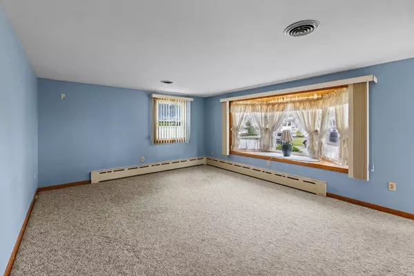New Bedford, MA 02746,30 Kenney St