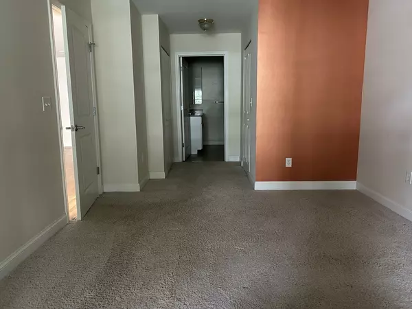 Cambridge, MA 02140,318 Rindge Ave #203