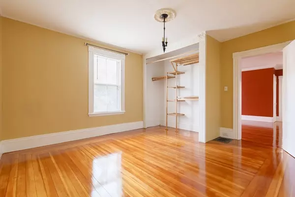 Salem, MA 01970,327 Lafayette St #2