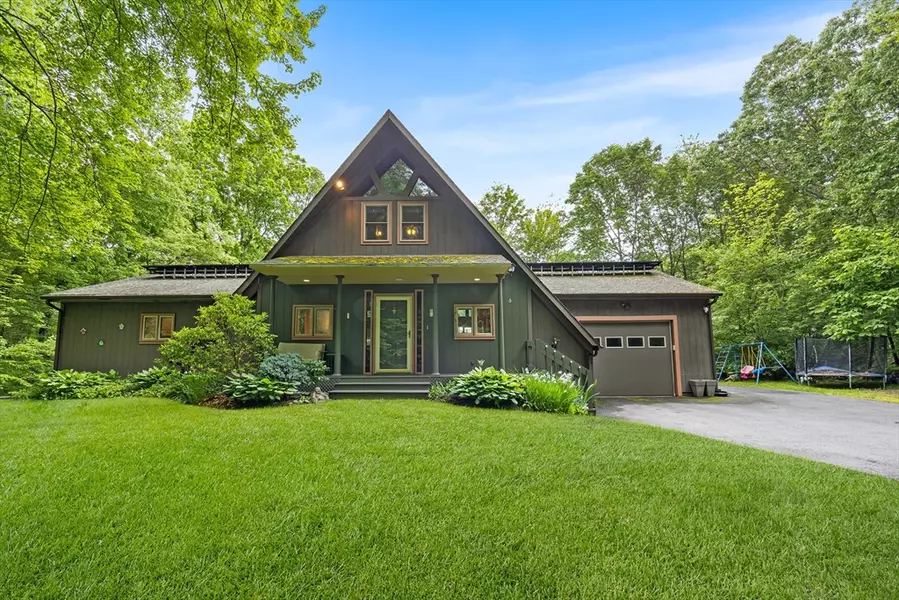 52 Nourse St, Westborough, MA 01581