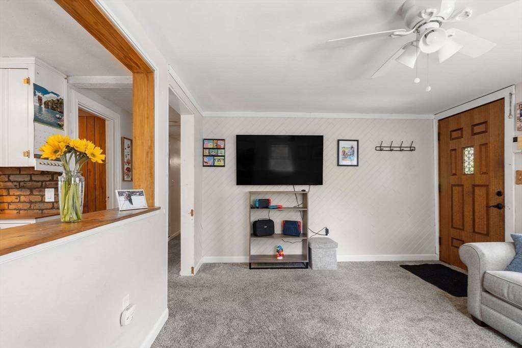 Billerica, MA 01821,24 Springwell Rd