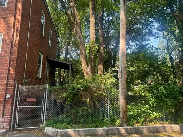Chelsea, MA 02150,10 Eldridge Pl