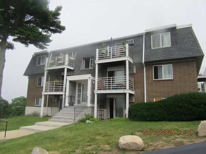 145 Essex Ave #604, Gloucester, MA 01930