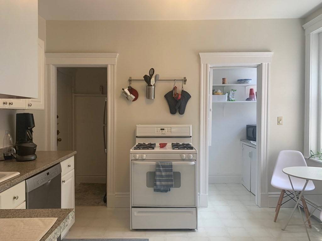 Boston, MA 02130,224 Jamaicaway #8