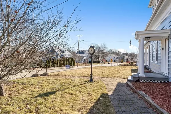 Webster, MA 01570,576-578 School St