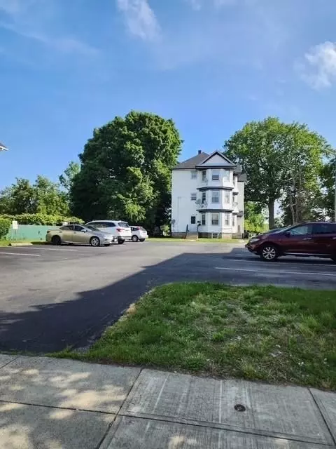 Fall River, MA 02720,302 Cory St