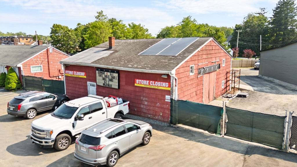 Swansea, MA 02777,2452 Gar Highway