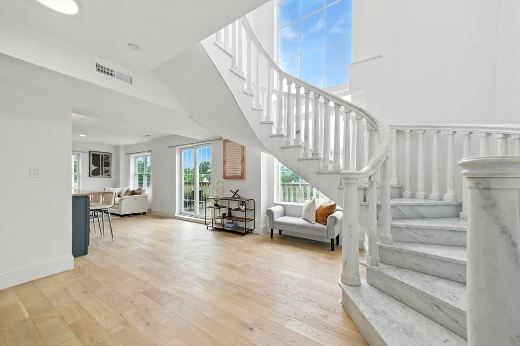 Cambridge, MA 02140,2440 Massachusetts Ave #41