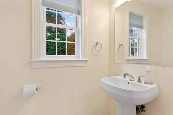 Newton, MA 02464,89 Ossipee Street #89