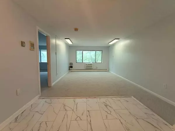Arlington, MA 02476,9 Ryder St #19