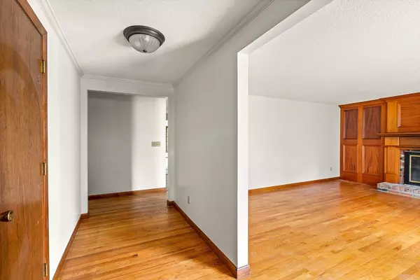 Easthampton, MA 01027,29 Picard Cir