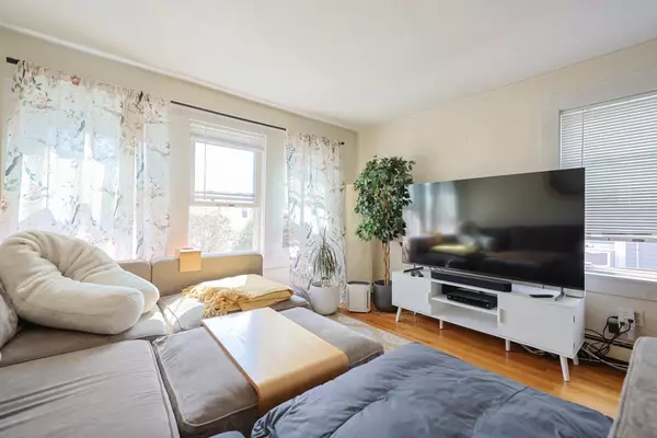 Newton, MA 02460,18-20 Melbourne Ave