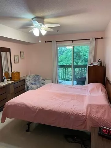 Beverly, MA 01915,4 Duck Pond Road #219
