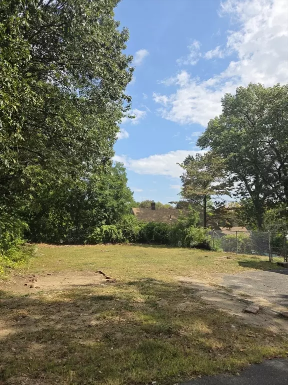 Springfield, MA 01104,28 Hartley St