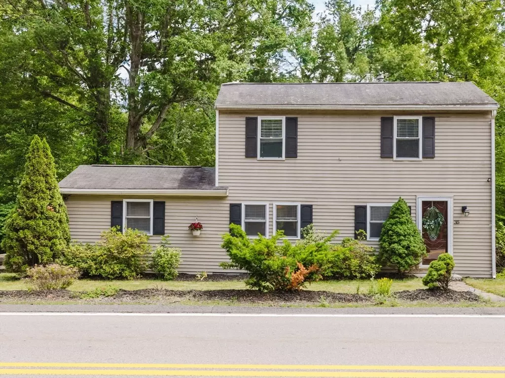 Wrentham, MA 02093,35 West St