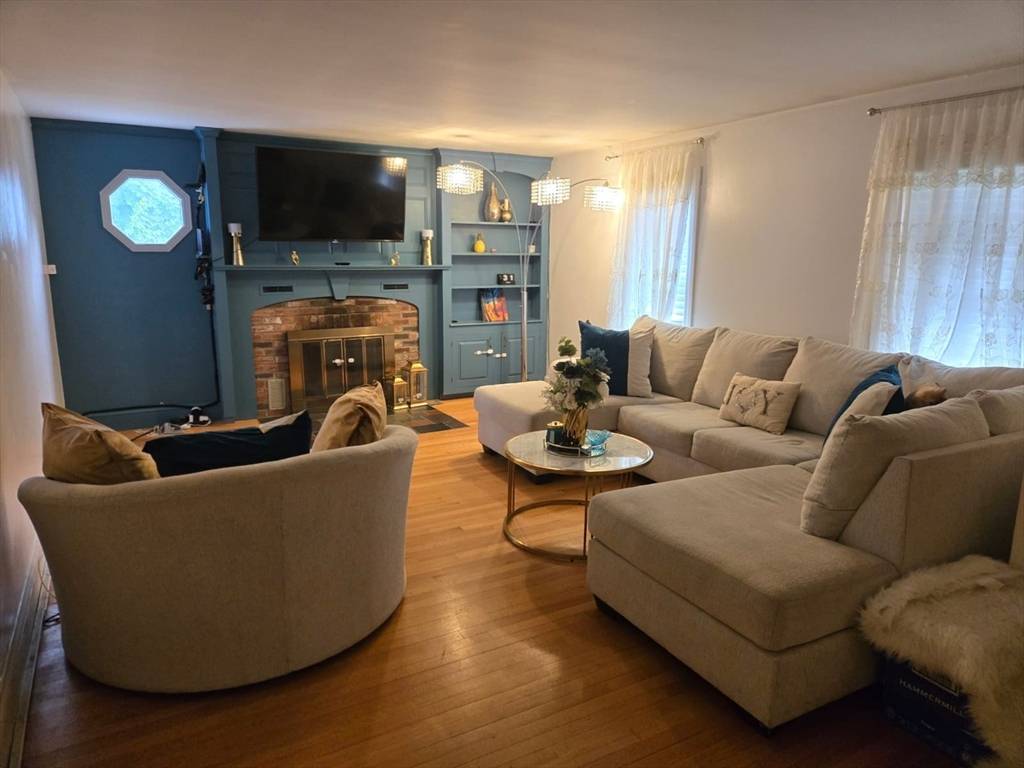 Brockton, MA 02301,14 Carroll Ave