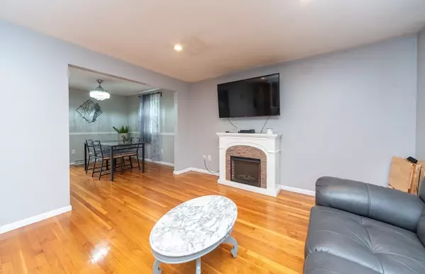 Framingham, MA 01701,13 Westgate Rd