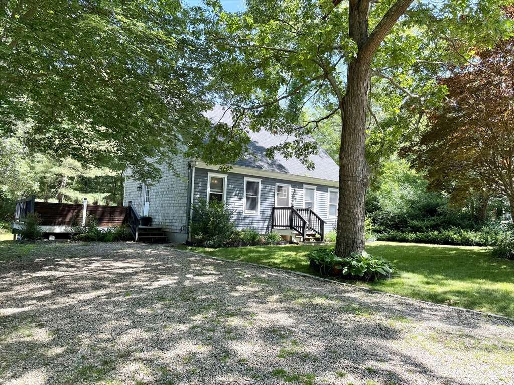 18 Staysail Cir, Barnstable, MA 02648