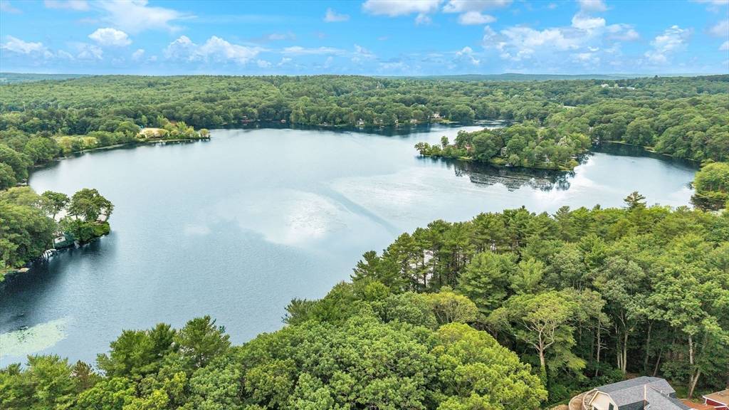 Wellesley, MA 02482,34 Bay View Rd