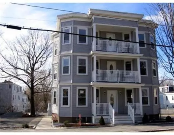 8 Cedar St #1, Haverhill, MA 01830