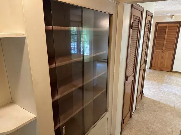 Whitman, MA 02382,11 Glenwood St