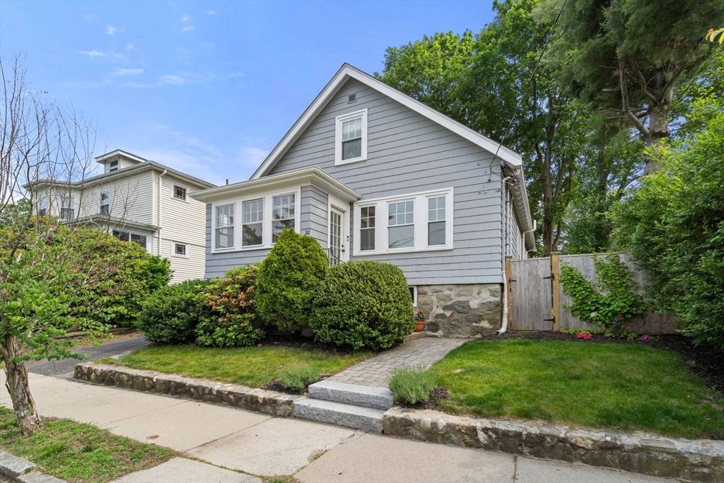 26 Edgebrook Road, Boston, MA 02132