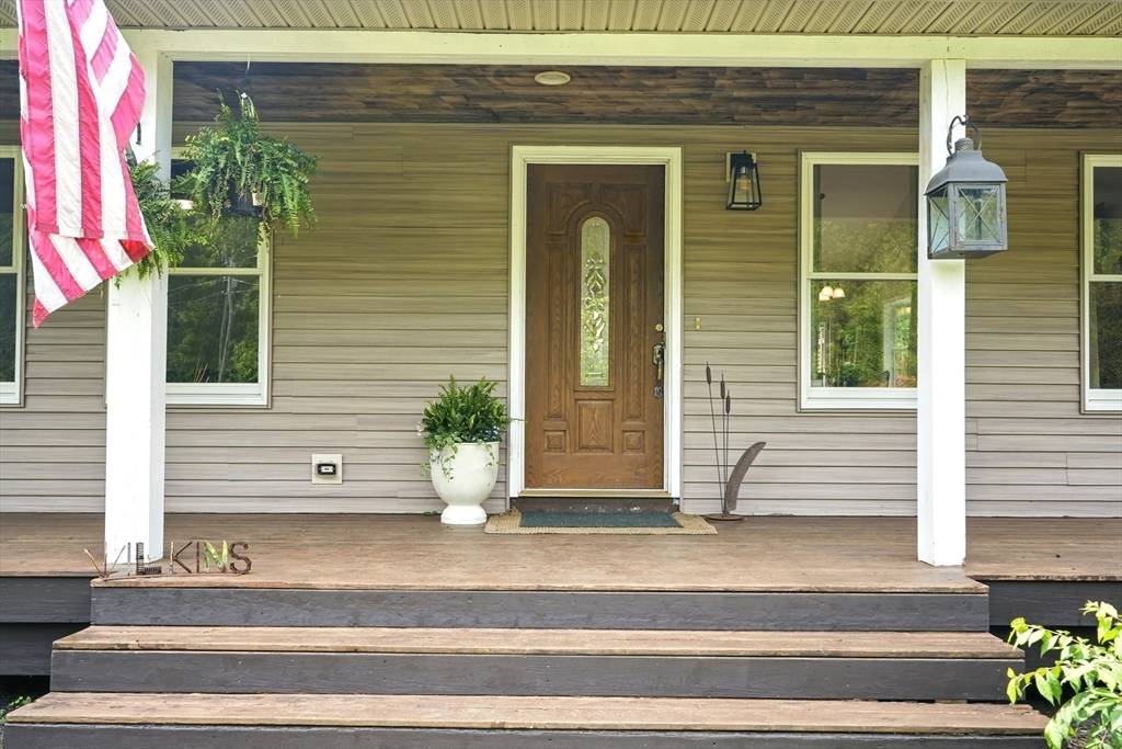 Leverett, MA 01054,7 Jackson Hill Rd