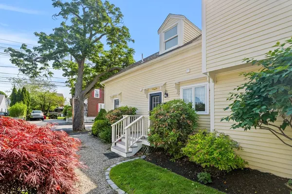 Marblehead, MA 01945,35 Commercial St. #A