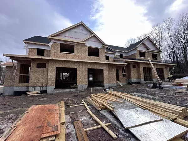 North Attleboro, MA 02760,711 Mount Hope Street #13