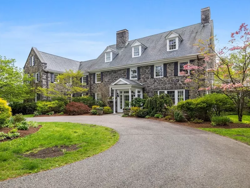 90 Burr Dr, Needham, MA 02492