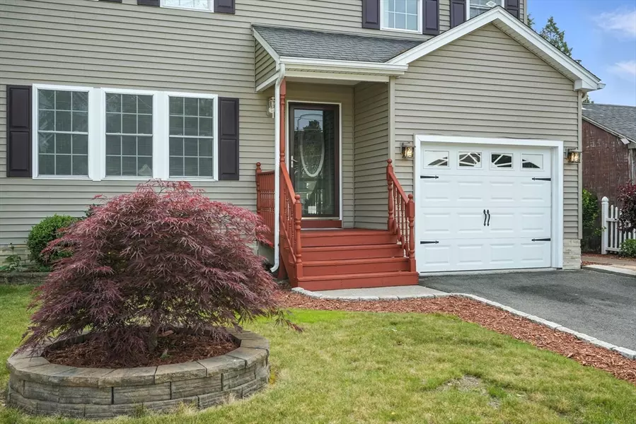 82 Lloyd Ave, Springfield, MA 01119