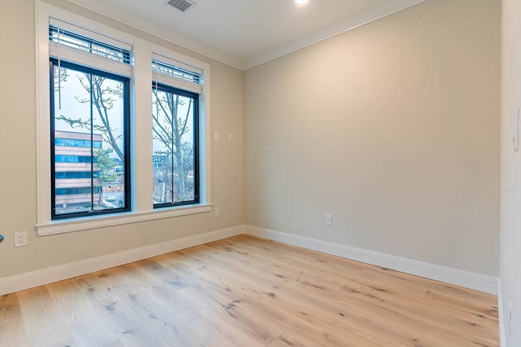 Boston, MA 02134,157 Everett St. #301