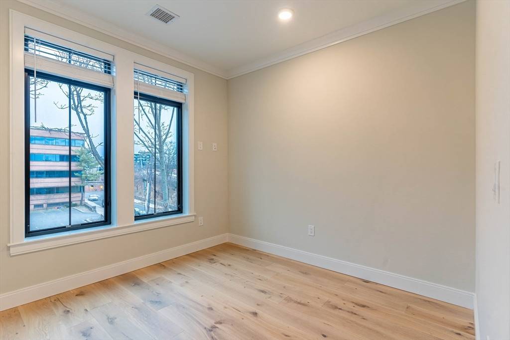 Boston, MA 02134,157 Everett St. #301