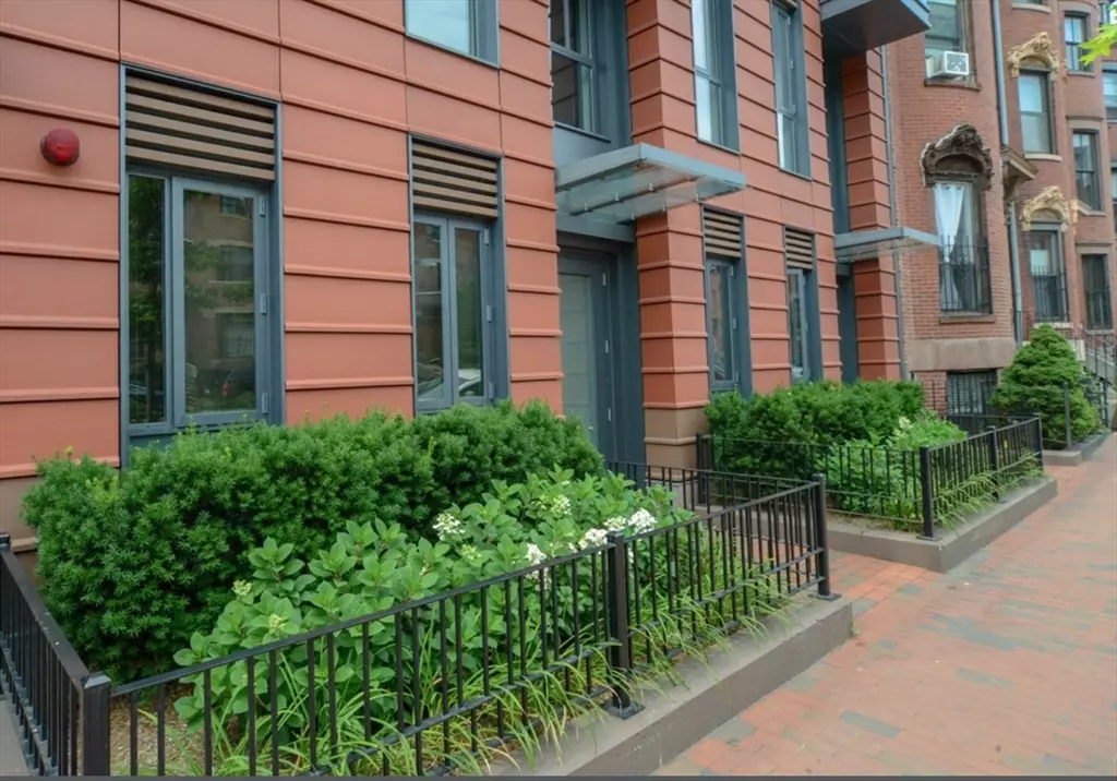 Boston, MA 02118,691 Massachusetts Ave #102