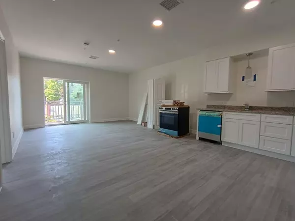 Revere, MA 02151,10 Franklin Ave #404