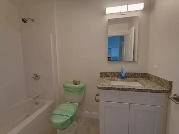 Revere, MA 02151,10 Franklin Ave #404