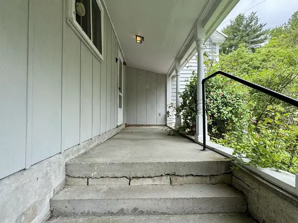 Wendell, MA 01379,32 West Street
