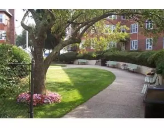 125 Farragut Rd #31, Boston, MA 02127