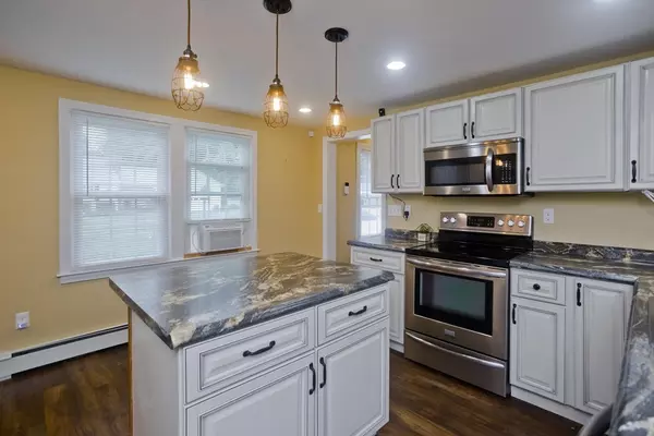 Athol, MA 01331,32 Locke Ave.