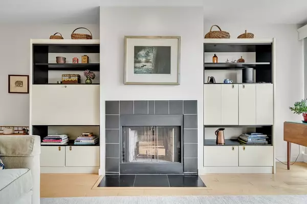 Cambridge, MA 02141,6 Canal Park #703