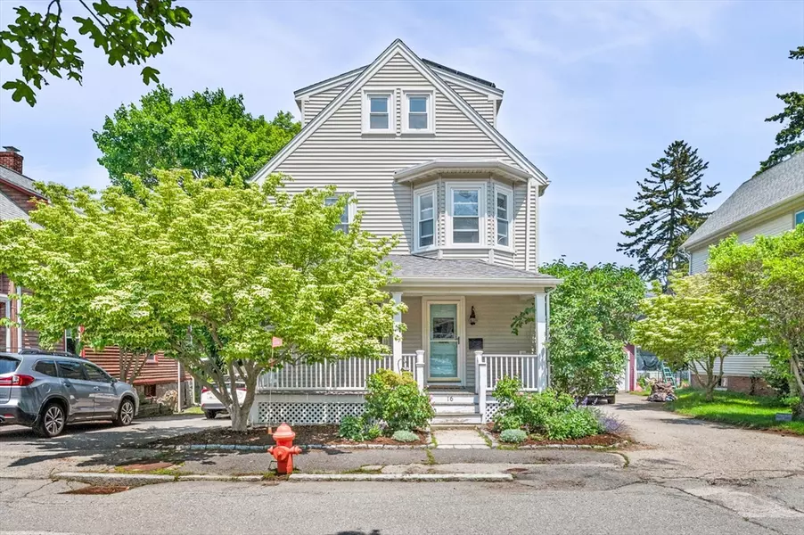 16 Desmond Ave, Manchester, MA 01944