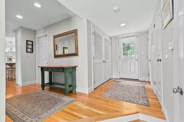 Canton, MA 02021,3 Heritage Lane