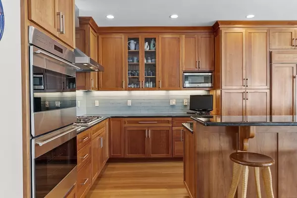Swampscott, MA 01907,30 Preston Court #1